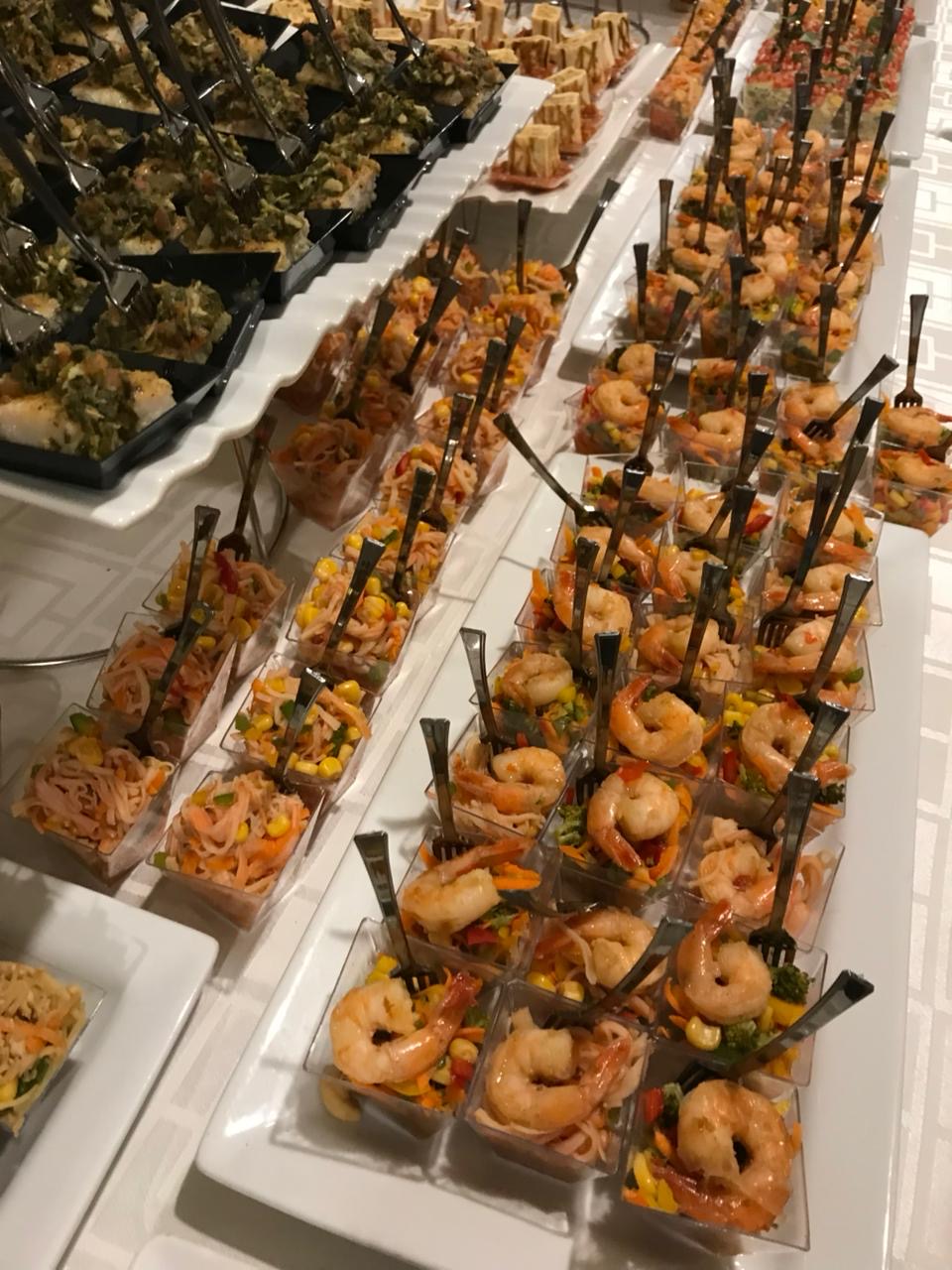 Appetizers in individual serving cups